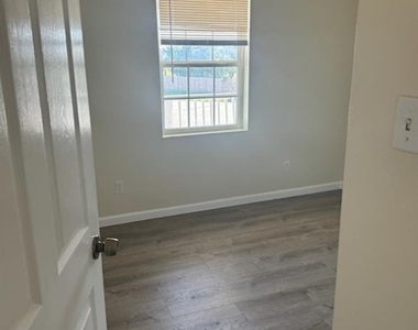 7302 Stewart Road - Photo Thumbnail 7
