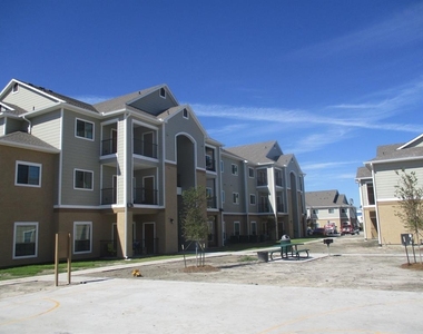 5201 Kostoryz Rd - Photo Thumbnail 3