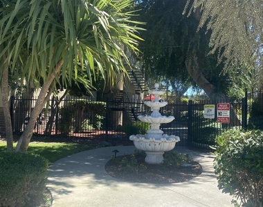 959 Torrano Avenue - Photo Thumbnail 3