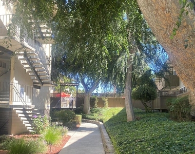 959 Torrano Avenue - Photo Thumbnail 4