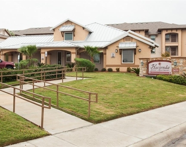 2625 Greenwood Drive - Photo Thumbnail 7