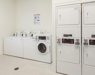 2625 Greenwood Drive - Photo Thumbnail 12