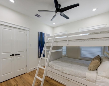 3406 Garapan Street - Photo Thumbnail 35