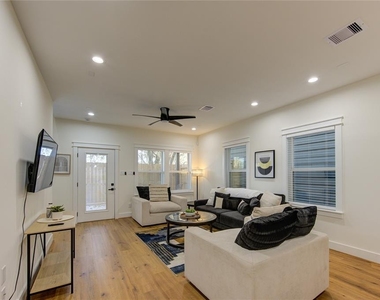 3406 Garapan Street - Photo Thumbnail 28