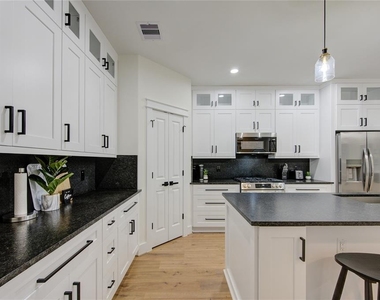 3406 Garapan Street - Photo Thumbnail 11