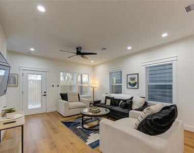 3406 Garapan Street - Photo Thumbnail 20