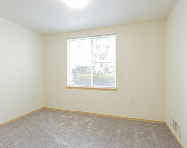 6940 37th Ave S - Photo Thumbnail 26