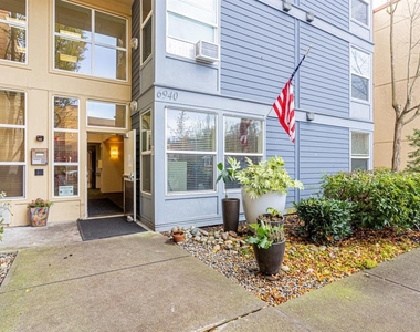 6940 37th Ave S - Photo Thumbnail 3