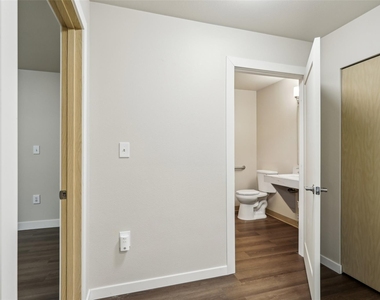 6940 37th Ave S - Photo Thumbnail 40