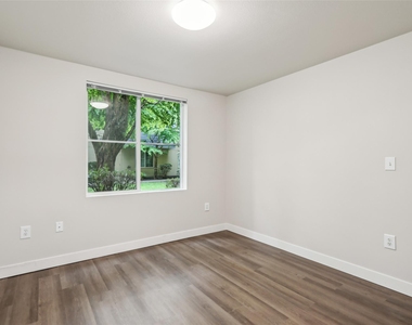 6940 37th Ave S - Photo Thumbnail 38