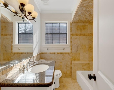 2306 Blodgett Street - Photo Thumbnail 7