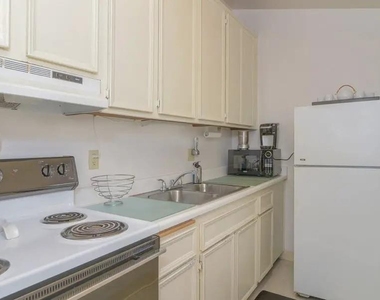 4820 Cass St - Photo Thumbnail 5