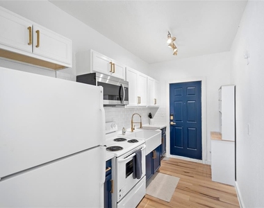 3901 Dallas Street - Photo Thumbnail 10