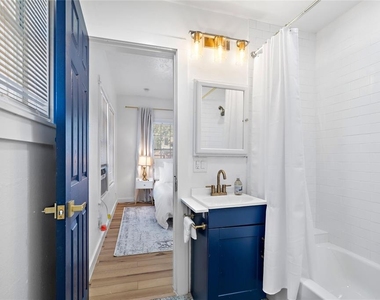 3901 Dallas Street - Photo Thumbnail 14