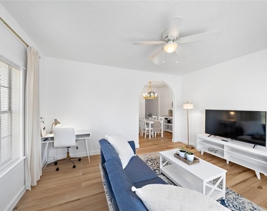 3901 Dallas Street - Photo Thumbnail 4
