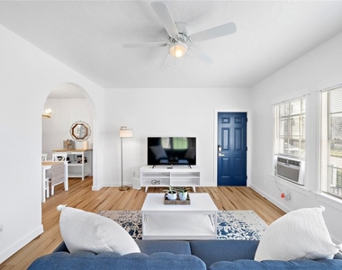 3901 Dallas Street - Photo Thumbnail 3