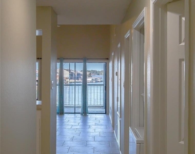 202 Lakeview Terrace - Photo Thumbnail 4