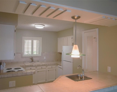 202 Lakeview Terrace - Photo Thumbnail 10