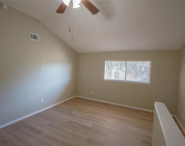 202 Lakeview Terrace - Photo Thumbnail 31