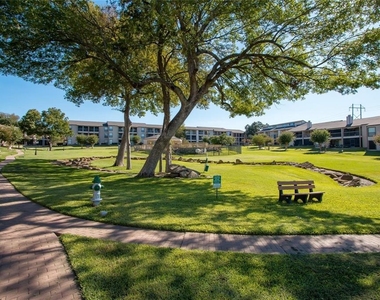 202 Lakeview Terrace - Photo Thumbnail 37