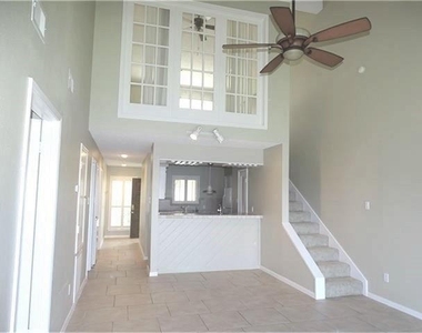 202 Lakeview Terrace - Photo Thumbnail 6