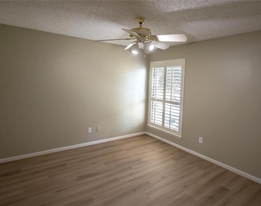 202 Lakeview Terrace - Photo Thumbnail 24