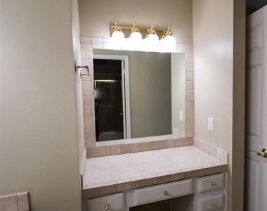 202 Lakeview Terrace - Photo Thumbnail 17