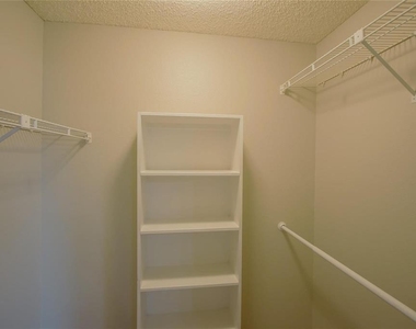 202 Lakeview Terrace - Photo Thumbnail 19
