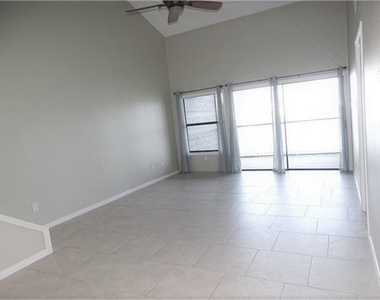 202 Lakeview Terrace - Photo Thumbnail 7