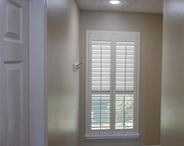 202 Lakeview Terrace - Photo Thumbnail 33