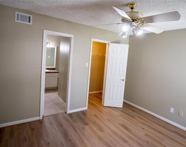 202 Lakeview Terrace - Photo Thumbnail 23