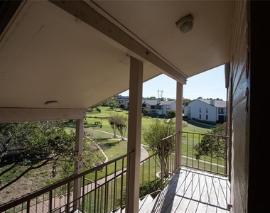 202 Lakeview Terrace - Photo Thumbnail 3