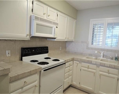 202 Lakeview Terrace - Photo Thumbnail 14