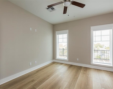 12 Evia Main Unit 2202 Street - Photo Thumbnail 2
