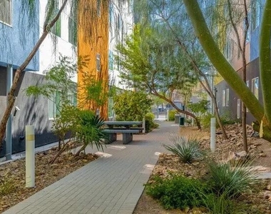 511 College Dr - Photo Thumbnail 7