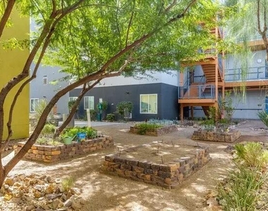 511 College Dr - Photo Thumbnail 6