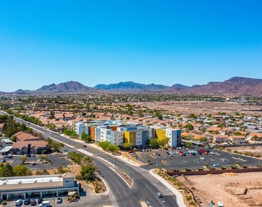 511 College Dr - Photo Thumbnail 8