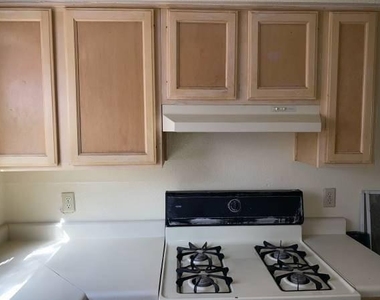 627 Fonseca Drive - Photo Thumbnail 4