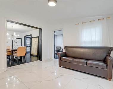3222 Oakdale Street - Photo Thumbnail 12