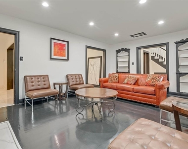 3222 Oakdale Street - Photo Thumbnail 7
