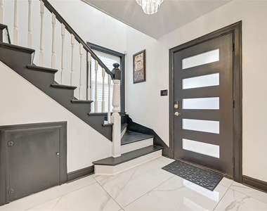 3222 Oakdale Street - Photo Thumbnail 4