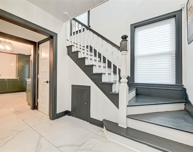 3222 Oakdale Street - Photo Thumbnail 5