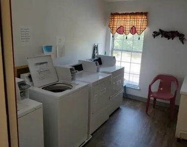 149 E Jones St - Photo Thumbnail 10