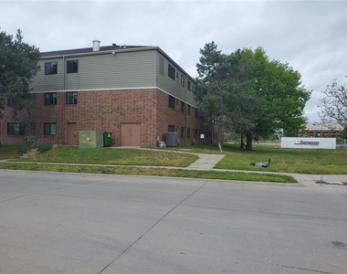 737 N 22nd St - Photo Thumbnail 6