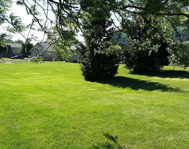 735-739 Main St - Photo Thumbnail 3