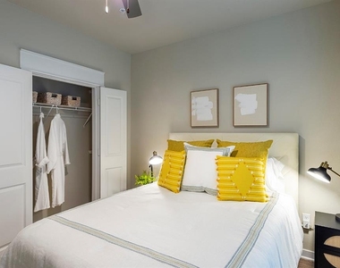 30020 Creekside Terrace Drive - Photo Thumbnail 10