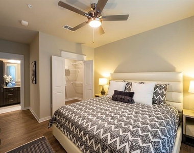 30020 Creekside Terrace Drive - Photo Thumbnail 7