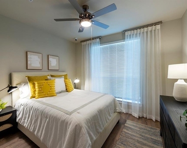 30020 Creekside Terrace Drive - Photo Thumbnail 9