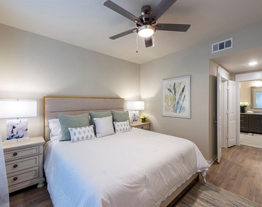 30020 Creekside Terrace Drive - Photo Thumbnail 12