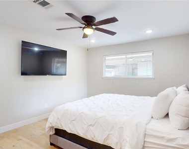 5455 Birdwood Road - Photo Thumbnail 11